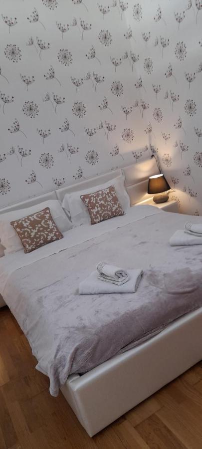 מאמאיה Apus De Soare Apartment מראה חיצוני תמונה